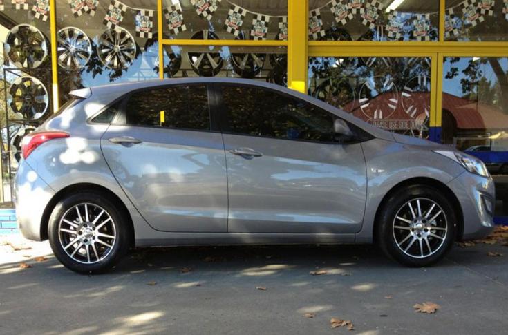 HYUNDAI I30 BACKLASH SILVER